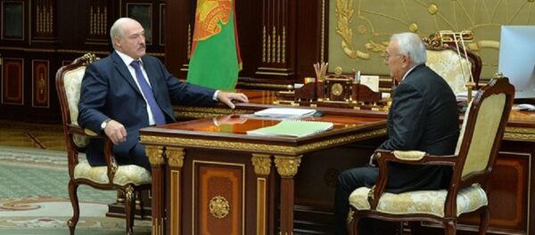 Встреча Александра Лукашенко с председателем совета директоров ООО Табак-инвест Павлом Топузидисом Встреча Александра Лукашенко с председателем совета директоров ООО Табак-инвест Павлом Топузидисом - Sputnik Беларусь