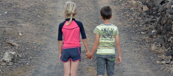 Мальчик и девочка - Sputnik Беларусь