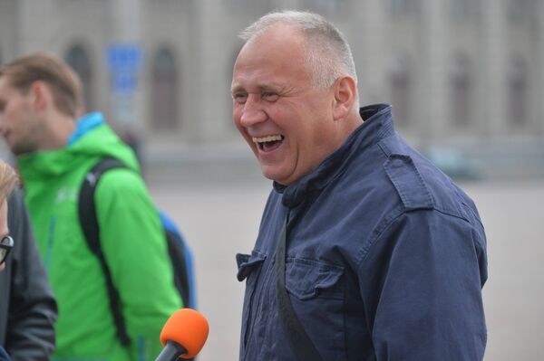 Николай Статкевич на несанкционированной акции - Sputnik Беларусь