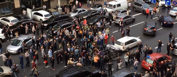 Взрыв автомобиля в центре Киева, видео - Sputnik Беларусь