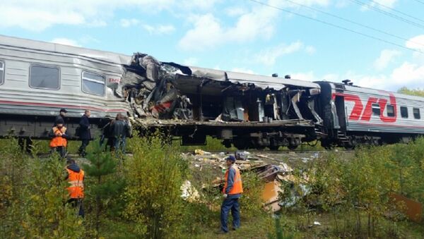 Грузовик врезался в поезд на железнодорожном переезде в Нижневартовском районе - Sputnik Беларусь
