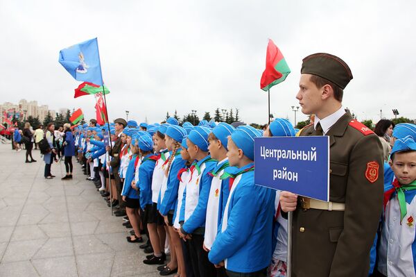 На линейку приехали дети из разных районов Минска и уголков страны - Sputnik Беларусь