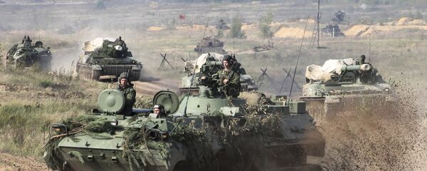 Учения Запад-2017 с 14 по 20 сентября на территории Беларуси и России - Sputnik Беларусь