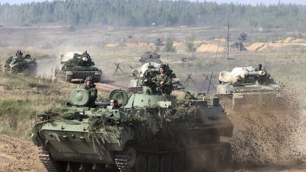 Учения Запад-2017 с 14 по 20 сентября на территории Беларуси и России - Sputnik Беларусь