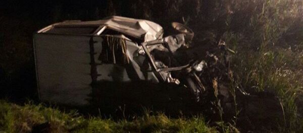 Разбитый на переезде бус - Sputnik Беларусь