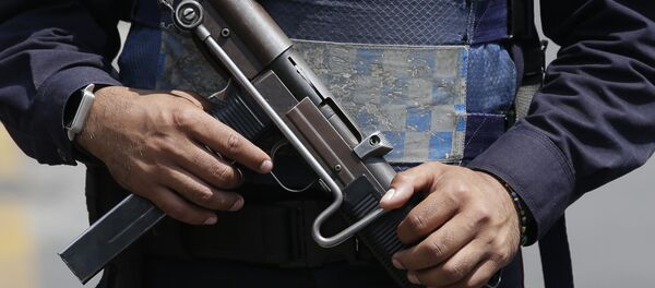 Офицер полиции в Мехико - Sputnik Беларусь