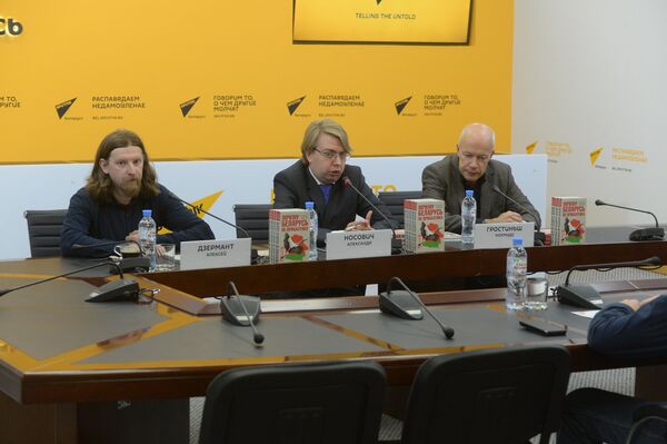 Алексей Дзермант, Александр Носович и Нормундс Гростиньш (слева направо) - Sputnik Беларусь