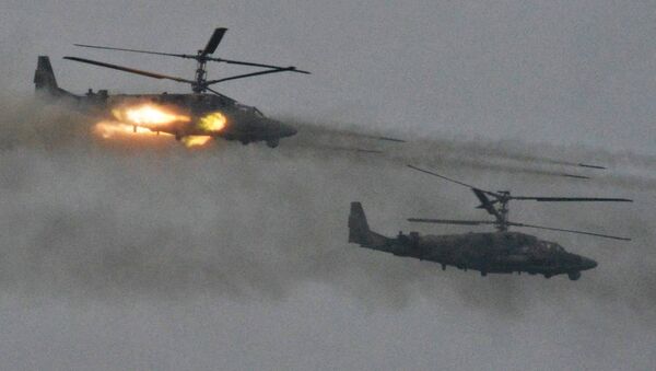Вертолеты Ка-52 Аллигатор во время ССУ вооруженных сил России и Беларуси на Лужском полигоне - Sputnik Беларусь