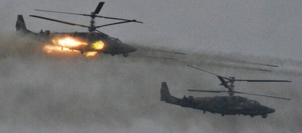 Вертолеты Ка-52 Аллигатор во время ССУ вооруженных сил России и Беларуси на Лужском полигоне - Sputnik Беларусь
