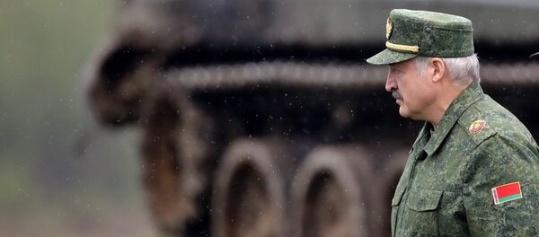Александр Лукашенко посещает учения Запад-2017 - Sputnik Беларусь
