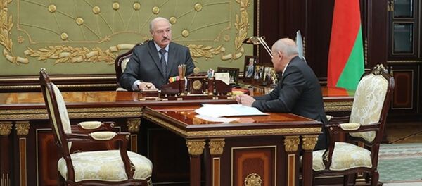 Президент Беларуси Александр Лукашенко принял с докладом председателя КГК Леонида Анфимова - Sputnik Беларусь