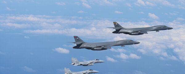 Два американских бомбардировщика B-1B Lancer, архивное фото - Sputnik Беларусь