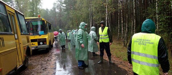 Волонтеры ищут Максим Мархадюка пропавшего в Беловежской пуще - Sputnik Беларусь