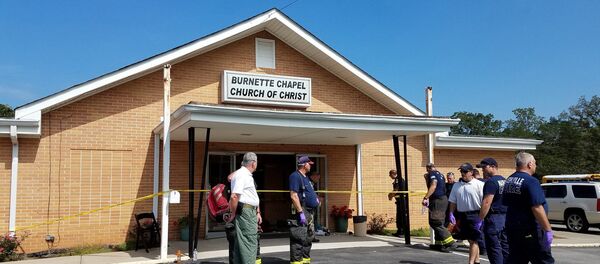 Полиция возле церкви, в которой афроамериканец открыл огонь по прихожанам - Sputnik Беларусь