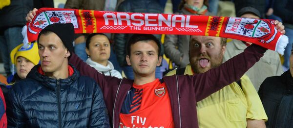 Лучшие моменты матча и болельщики БАТЭ - Арсенал - Sputnik Беларусь