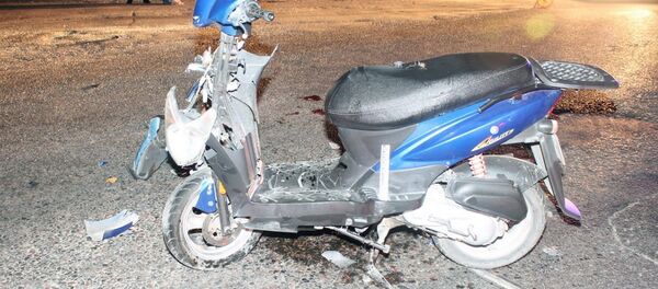 Скутер после столкновения - Sputnik Беларусь