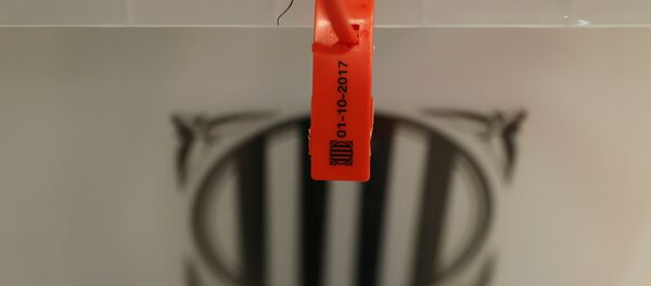 Урна для голосования на референдуме о независимости Каталонии - Sputnik Беларусь