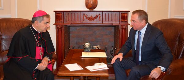 Встреча главы МИД Беларуси Владимира Макея с заместителем Государственного секретаря Святого Престола по общим вопросам Джованни Анджело Беччу - Sputnik Беларусь