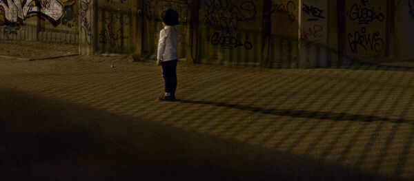 Ребенок ночью, архивное фото - Sputnik Беларусь