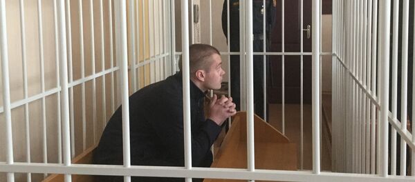 Обвиняемый Андрей Радзивановский в зале суда - Sputnik Беларусь