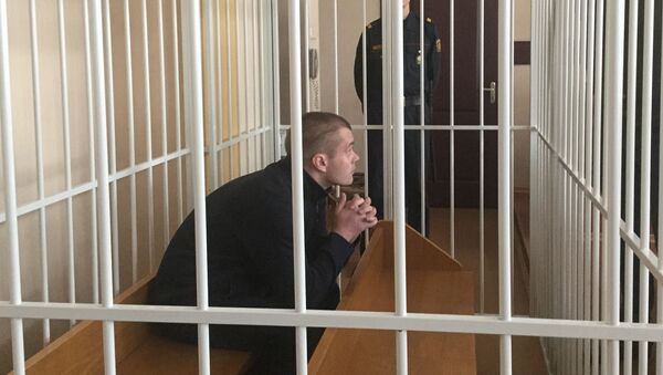 Обвиняемый Андрей Радзивановский в зале суда - Sputnik Беларусь