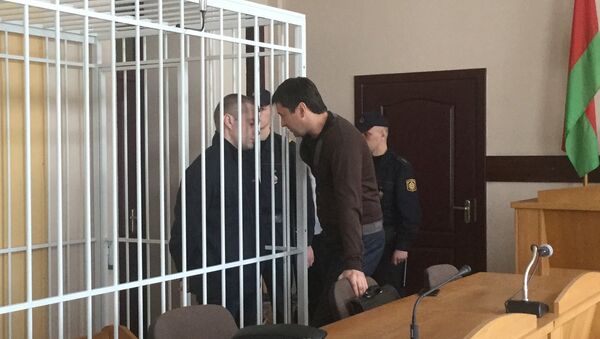 Обвиняемый в жутком ДТП на МКАД Андрей Радзивановский и его адвокат - Sputnik Беларусь