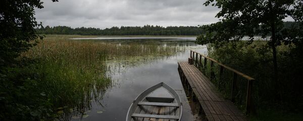 одка у причала в национальном парке Себежский в Псковской области - Sputnik Беларусь