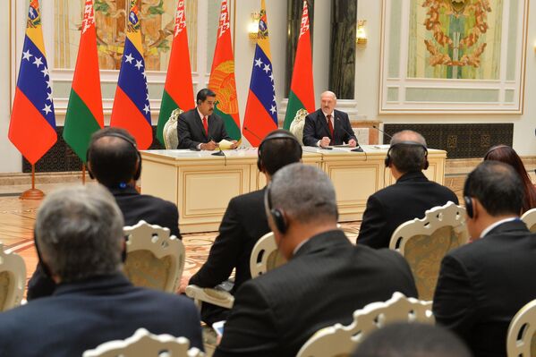 Президент Беларуси Александр Лукашенко на встрече президента Венесуэлы Николаса Мадуро - Sputnik Беларусь