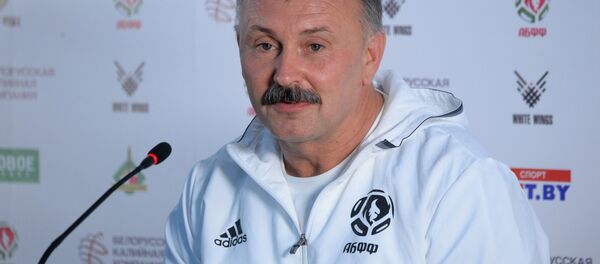 Главный тренер сборной Беларуси по футболу Игорь Криушенко - Sputnik Беларусь