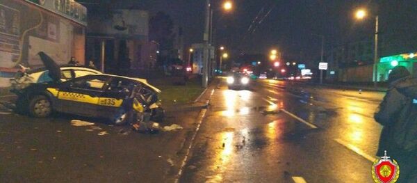 Авария с участием BMW и такси в Минске Авария с участием BMW и такси в Минске - Sputnik Беларусь