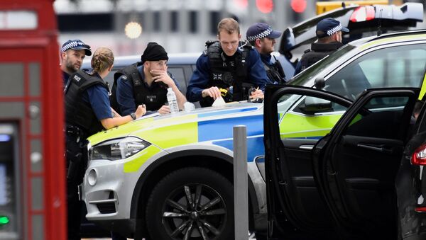 Сотрудники полиции на месте наезда на пешеходов в Лондоне - Sputnik Беларусь