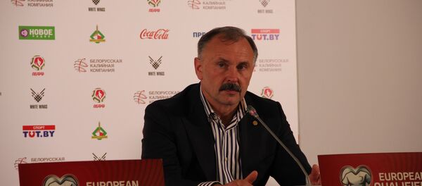 Главный тренер сборной Беларуси по футболу Игорь Криушенко Главный тренер сборной Беларуси по футболу Игорь Криушенко - Sputnik Беларусь