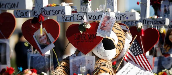 Белые кресты на месте гибели 59 человек в Лас-Вегасе - Sputnik Беларусь
