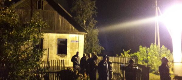 Следователи на месте пожара в могилевском районе - Sputnik Беларусь