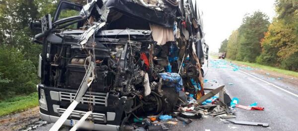 ГАИ: в столкновении двух фур под Ляховичами выжил только один водитель - Sputnik Беларусь