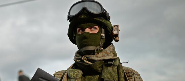 Военнослужащий в экипировке Ратник Военнослужащий в экипировке Ратник - Sputnik Беларусь