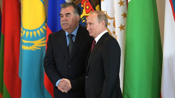 Прэзідэнт РФ Уладзімір Пуцін і прэзідэнт Таджыкістана Эмамалі Рахмон - Sputnik Беларусь
