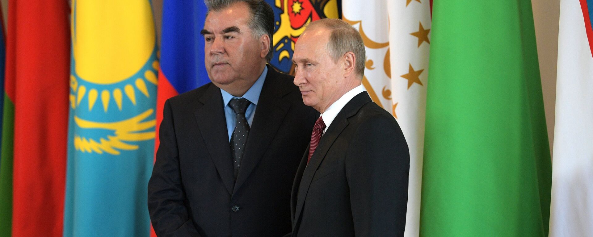 Прэзідэнт РФ Уладзімір Пуцін і прэзідэнт Таджыкістана Эмамалі Рахмон - Sputnik Беларусь, 1920, 09.10.2025