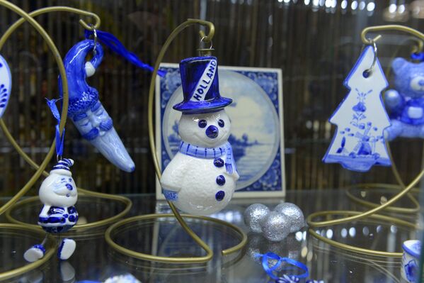 Елочные игрушки на Рождество и Новый год – коллекция - Sputnik Беларусь