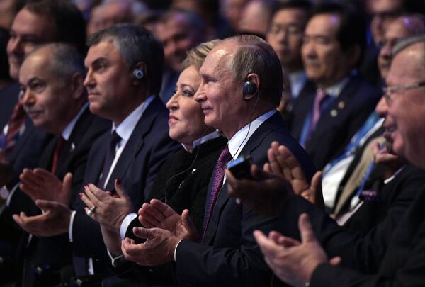 Президент РФ Владимир Путин принимает участие в церемонии открытия 137-й Ассамблеи Межпарламентского союза Президент РФ Владимир Путин принимает участие в церемонии открытия 137-й Ассамблеи Межпарламентского союза - Sputnik Беларусь