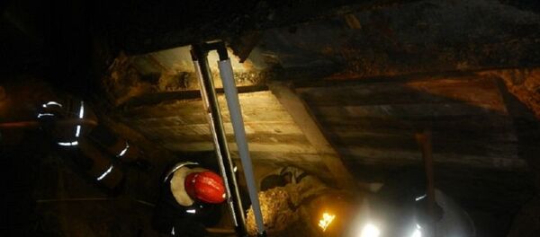 Двух человек засыпало землей в Речице - Sputnik Беларусь