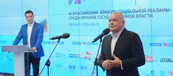 Генеральный директор МИА Россия Сегодня Дмитрий Киселев (справа) - Sputnik Беларусь