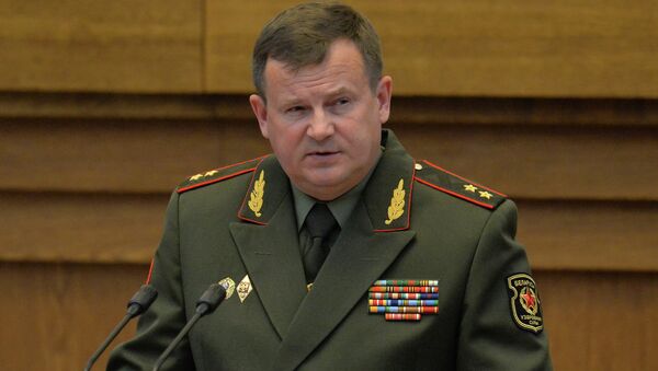 Министр обороны Беларуси Андрей Равков в парламенте - Sputnik Беларусь