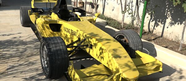 Азербайджанец собрал болид Ferrari у себя во дворе - Sputnik Беларусь