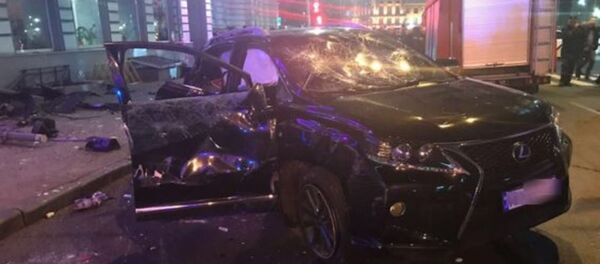 Внедорожник въехал в толпу в Харькове - Sputnik Беларусь