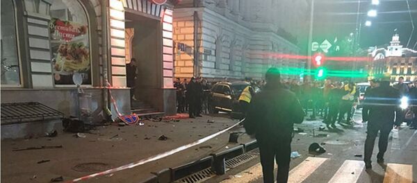 Lexus въехал в толпу людей в Харькове, участвуя в гонке - Sputnik Беларусь