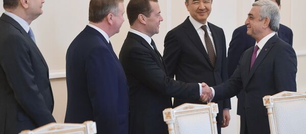 Заседание Евразийского межправительственного совета с президентом Армении Сержем Саргсяном (справа) в Ереване - Sputnik Беларусь