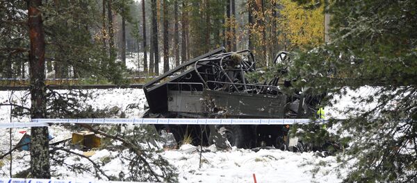 В Финляндии в городе Раасепори (Raasepori) на железнодорожном переезде столкнулся военный грузовик SA-150 с пассажирским поездом - Sputnik Беларусь
