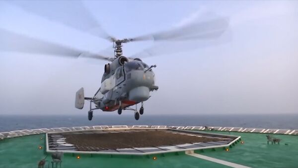 Посадка вертолета Ка-27 на палубу ледокола &quot;Илья Муромец&quot; - Sputnik Беларусь