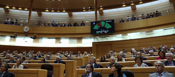 Подсчет в Сенате Испании результатов голосования, одобряющих чрезвычайные меры по контролю над Каталонией - Sputnik Беларусь